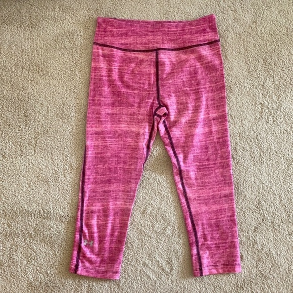 NWOT Under Armour pink compression capris